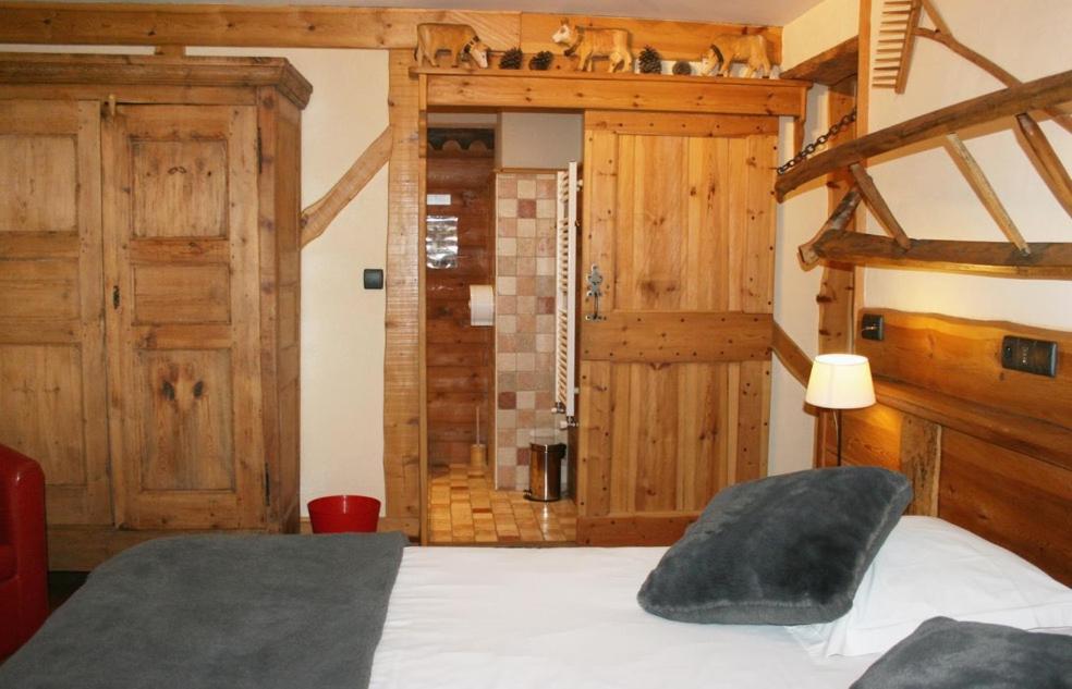 Hotel Restaurant De La Chaussee Briancon  Bagian luar foto