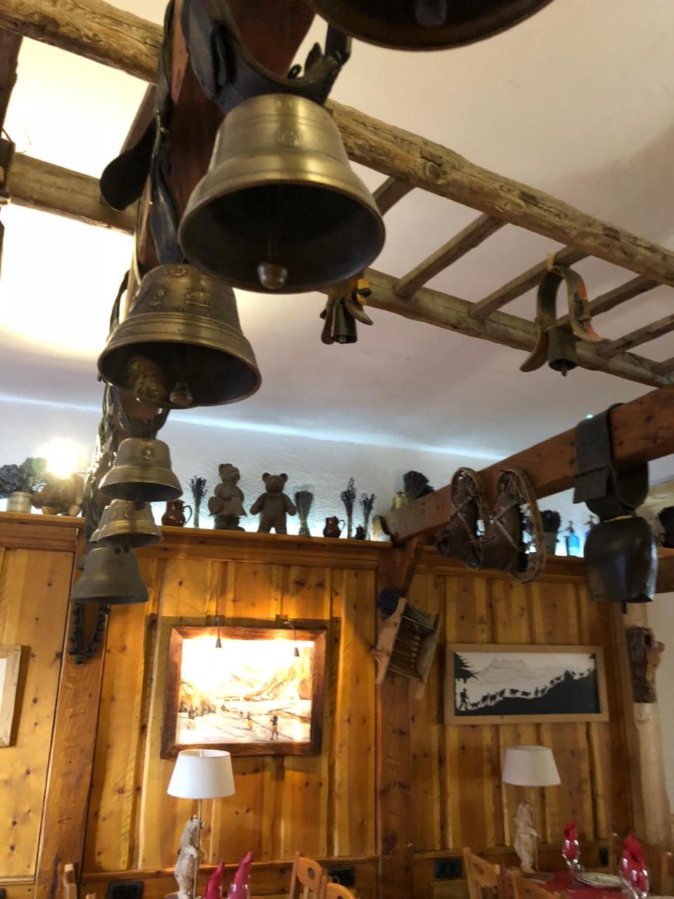 Hotel Restaurant De La Chaussee Briancon  Bagian luar foto