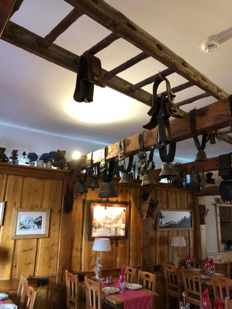 Hotel Restaurant De La Chaussee Briancon  Bagian luar foto