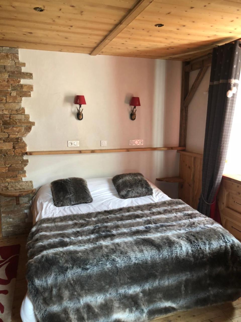 Hotel Restaurant De La Chaussee Briancon  Bagian luar foto